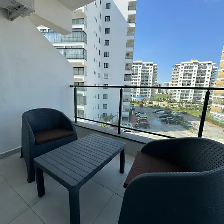 Caesar & Apartment *